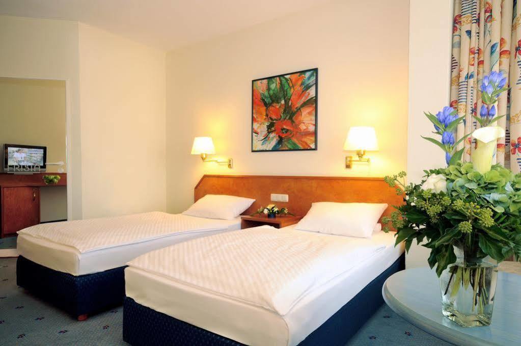 Hotel Frisia Леер Экстерьер фото